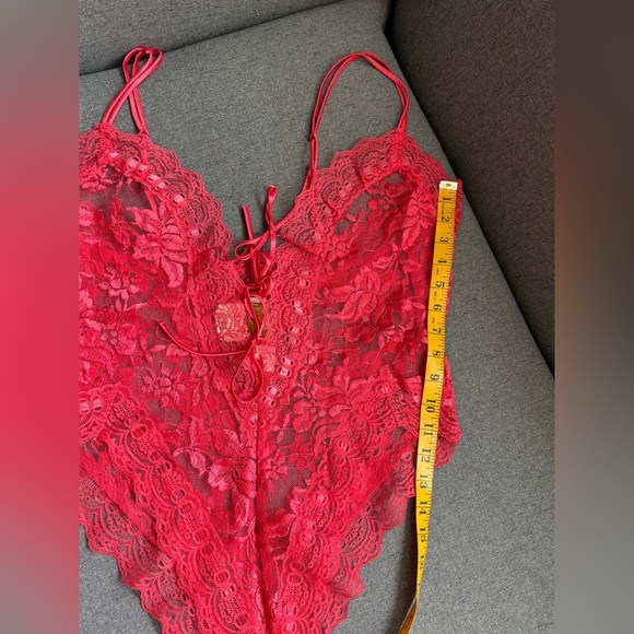 Victoria's Secret Vintage Gold Label Red Lace lingerie Size L NWT - Picture 7 of 10